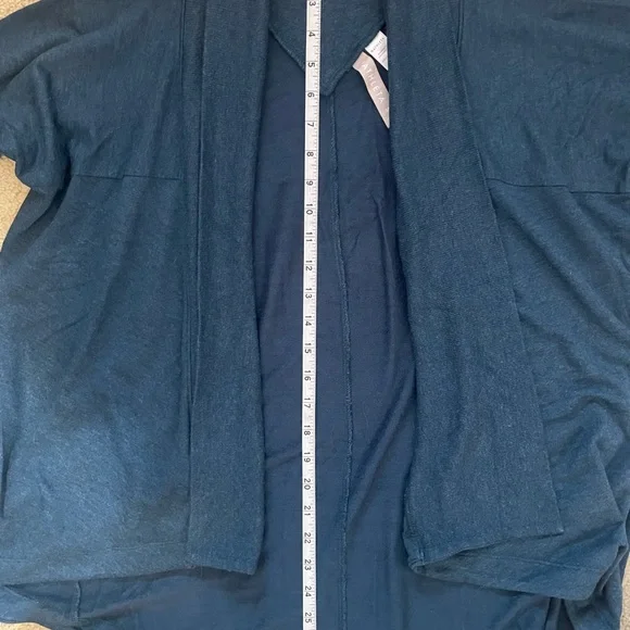 Athleta Nirvana Wear Two Ways Wrap In Dark - Picture 5 of 5